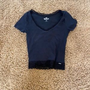 Hollister- Crop Top